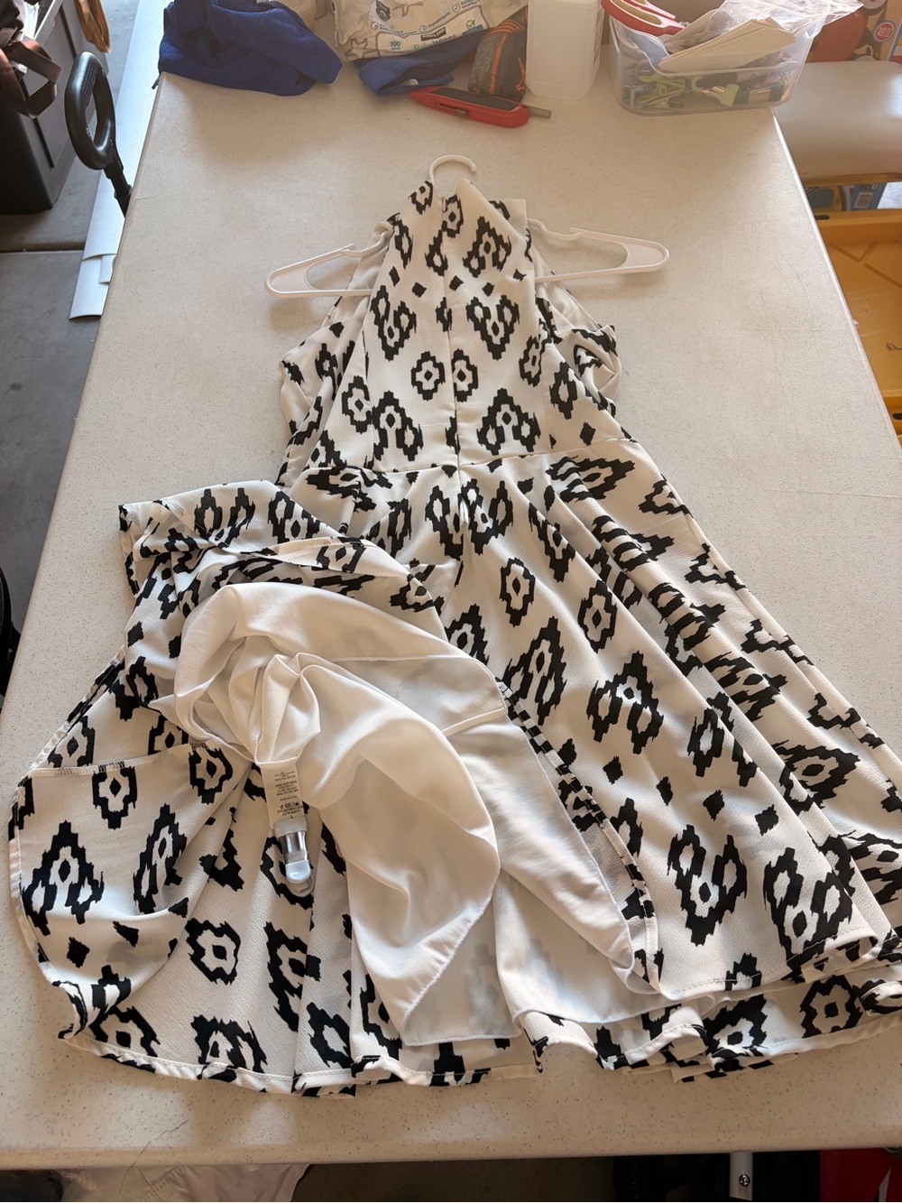 dee elle Black & White Geometric Sleeveless Fit-and-Flare Mini Dress - Picture 4 of 5